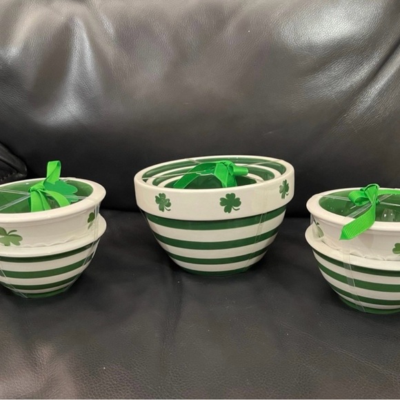 Terramoto Lucky Irish Shamrock Clover Nested Bowls, Set of 3 - Picture 10 of 11